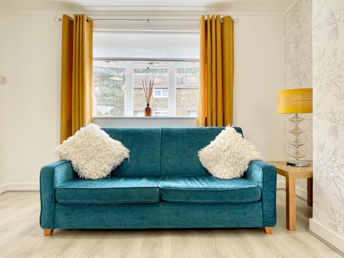 Hazel House - Vibrant 2 Bed House In Wishaw Διαμέρισμα Εξωτερικό φωτογραφία